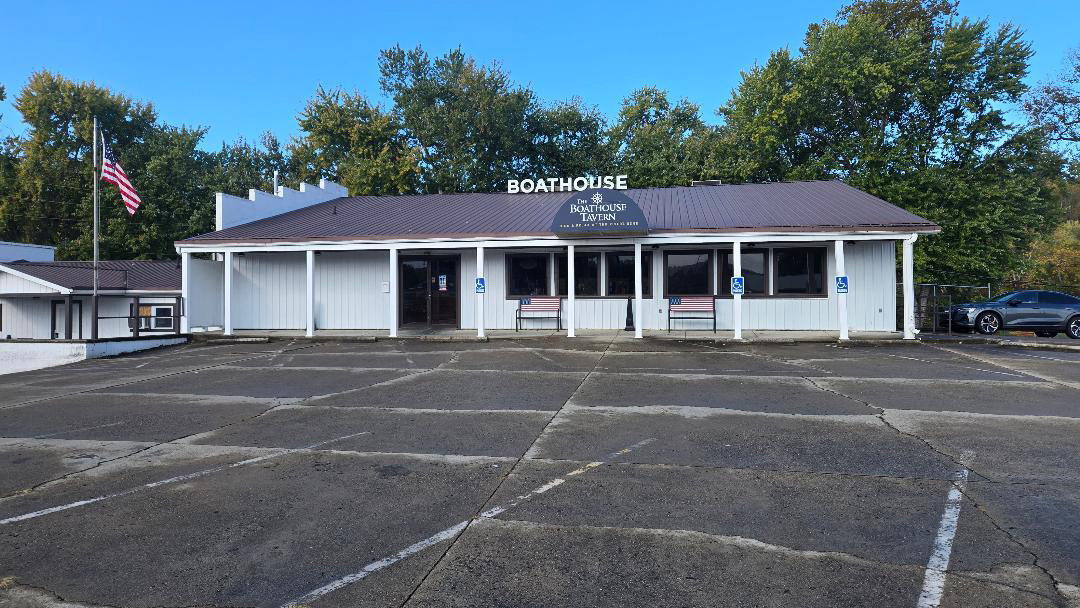 Boathouse Tavern